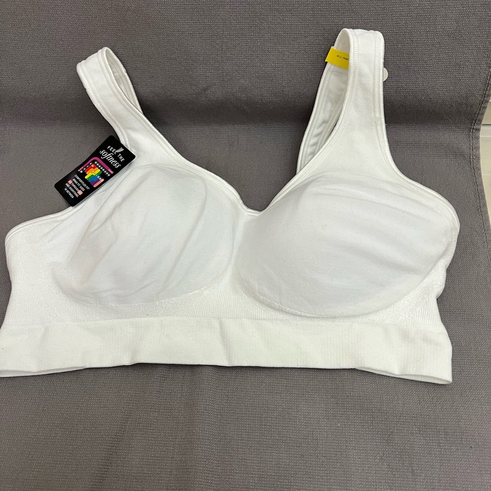 BALI Comfort Bra Color: WHITE Cool Comfort Fabric Sz: Medium NWT